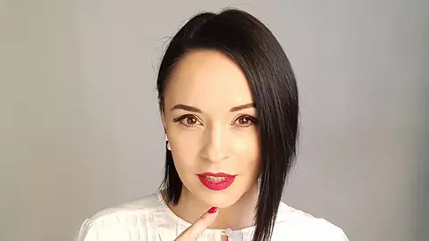 Cum arată și cine este sora Andreei Marin? Este la fel de frumoasă ca prezentatoarea. Cât de bine seamănă cele două