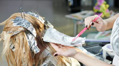 Cele mai populare trenduri în materie de vopsire a părului pentru anul 2018. Celebrul balayage va fi înlocuit de o nouă tehnică