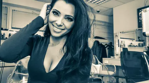 Corina Caragea a dezvăluit secretul părului ei lung și strălucitor: „Toată lumea mă întreabă despre păr. Folosesc o mască simplă o dată pe lună”