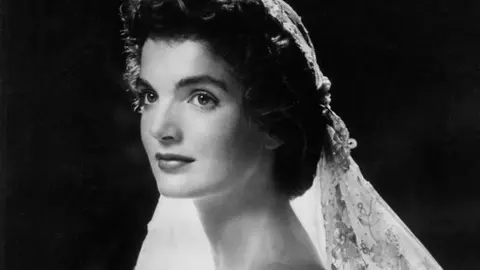 Dieta strictă cu care Jackie Kennedy își menținea silueta. Ce obișnuia să mănânce în fiecare zi?