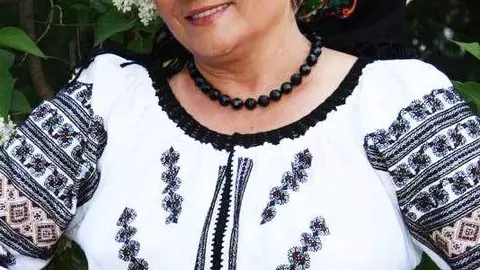 Are 71 de ani, dar nimeni nu o crede, iar ridurile nu se văd pe chipul ei! Laura Lavric a dezvăluit care este secretul tinereții sale