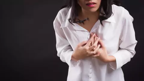 Obiceiurile care pot duce la apariția cancerului esofagian. O mulțime de persoane fac aceste lucruri zilnic!