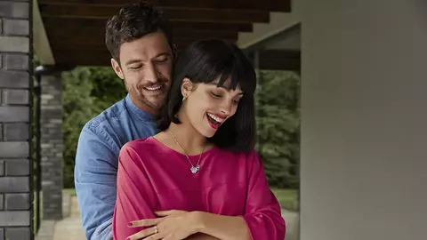 Alege un cadou inspirat de Valentine's Day pentru iubita ta! Fă-i o declarație frumoasă de dragoste cu o bijuterie de la Pandora