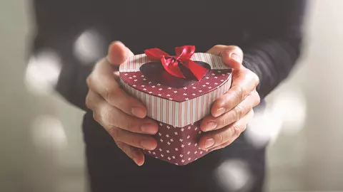 Cadouri de Valentine’s Day 2018. Ce să îi oferi persoanei iubite în această zi specială?