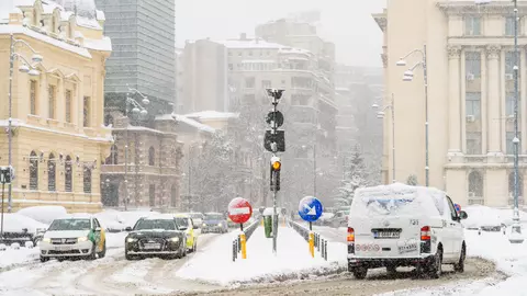 Se întoarce iarna! Cod galben de ninsori abundente și vânt puternic, în următoarele zile. Iată care sunt zonele afectate!