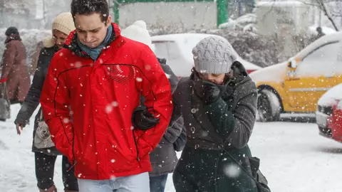 Un val de frig a pus stăpânire pe toată țara! Cod portocaliu de viscol în următoarele zile și temperaturi cu 15 grade mai scăzute, decât ar fi normal