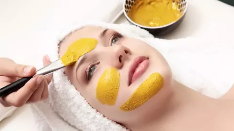 Adevărul despre măștile naturiste pentru față spus de un farmacist cu experiență! Care sunt ingredientele naturale care pot fi folosite