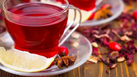 Ceaiul minune care normalizează tensiunea arterială! Consumă-l dimineața în loc de cafea și vei slăbi mai repede
