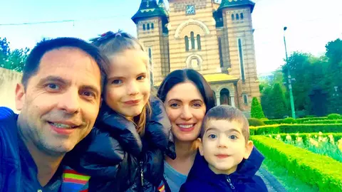 Cum arătă o zi obișnuită din viața lui Dan Negru? Prezentatorul a făcut dezvăluiri despre soția lui: „Nu are treabă cu lumea asta”