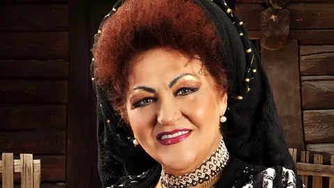 Interpreta de muzică populară Elena Merișoreanu a sărit cu parașuta: „Am vrut să încerc adrenalina la maximum”