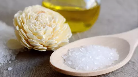Secrete din medicina ayurvedică. Cum prepari un exfoliant care să îți hidrateze pielea și să îți relaxeze întreg organismul?