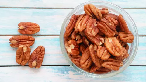 Nucile pecan și beneficiile lor pentru sănătate. De ce ar trebui să le incluzi în alimentația ta?