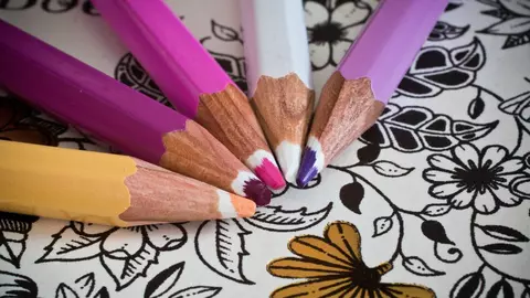 10 idei de cărți de colorat antistres pentru adulți