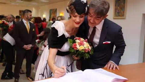 Roxana Ciuhulescu s-a căsătorit cu Silviu Bulugioiu. Cum a arătat vedeta în cea mai importantă zi din viața ei?