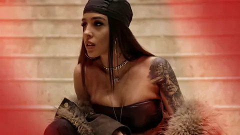 Ştefania este “Solo Un Momento” în cel de-al doilea single al său!
