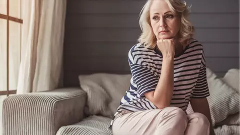 Ce este cherofobia? Principalele semne care îți arată că te confrunți cu această problemă
