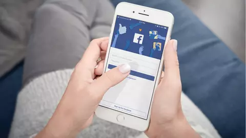 Care sunt principalele pericole la care te expui atunci când ai un cont de Facebook și cum te poți feri de ele?