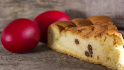 Rețetă de pască cu aluat de cozonac. Este delicioasă și se prepară rapid