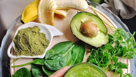 Smoothie-ul delicios care îți face ziua mai frumoasă! Rețeta secretă dezvăluită de Lili Sandu: „Un mic dejun sănătos bogat în vitamine, proteine și antioxidanți”