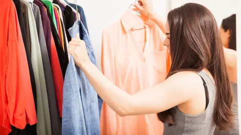 Ce nu se mai poartă în această vară? Articolele vestimentare la care trebuie să renunți în sezonul cald