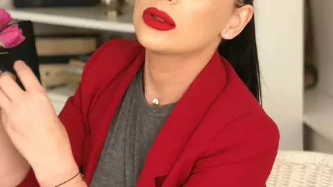 Designerul Nicoleta Negură te învață cum să alegi o rochie de seară potrivită pentru un eveniment special