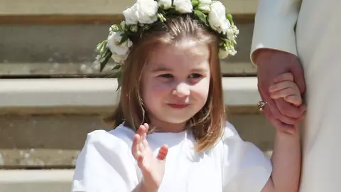 Prințesa Charlotte, surprinsă într-o ipostază adorabilă la nunta regală. Cum a fost fotografiată?