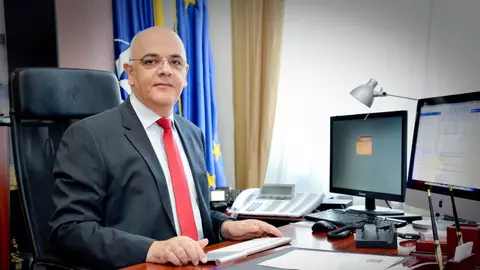 Raed Arafat îndeamnă românii să se vaccineze: „Am încredere în vaccin”