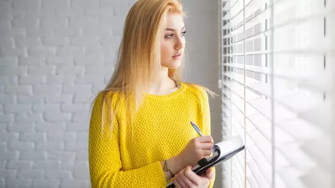Ce spun studiile: ești tristă? Scrie 3 lucruri frumoase și gândește-te la ele