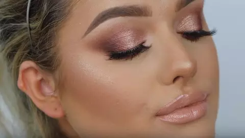 Cum să-ți faci singură un machiaj pentru nuntă? Vei arată fantastic, fără să mai cheltui bani la salon