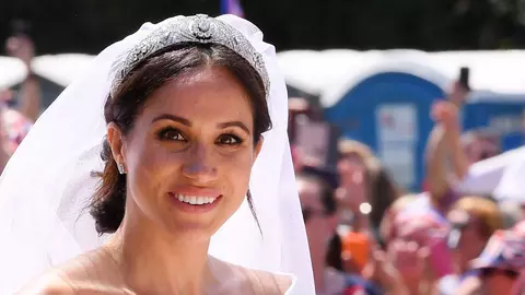 Ce cadou a dăruit Familia Regală a României mirilor Prințul Harry și Meghan Markle? Reprezintă un omagiu adus folclorului și tradițiilor românești