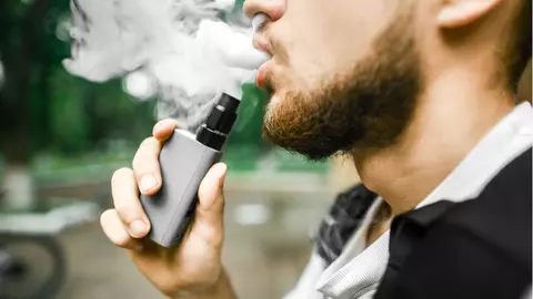 Primul om ucis de o ţigară electronică. În timp ce „fuma”, dispozitivul a explodat, iar bărbatul a murit pe loc