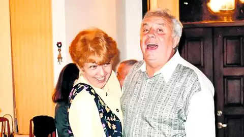 Alexandru Arșinel este căsătorit cu aceeași femeie de mai bine de cinci decenii! Povestea de iubire a celor doi este impresionantă