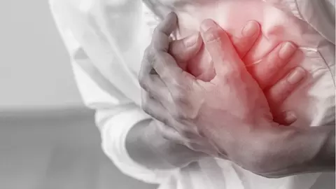 Cum trebuie să reacționezi în cazul unui infarct miocardic? 4 lucruri care îți pot salva viața