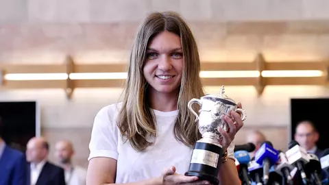Cum au ajutat-o părinții pe Simona Halep să ajungă campioană la Roland Garros? Sportiva a făcut declarații emoționante: „Nu m-au certat niciodată când am pierdut un meci”