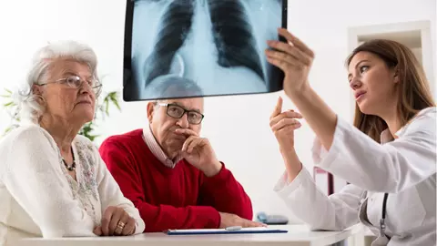 Analiza care ar putea depista cancerul pulmonar într-un stadiu incipient