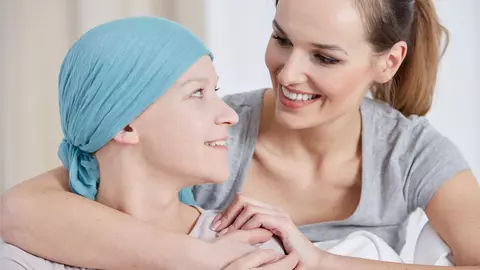 Cum poate fi depistat la timp cancerul și cum se poate vindeca? Celebrul medic oncolog Christoph Zielinski a dat explicații surprinzătoare