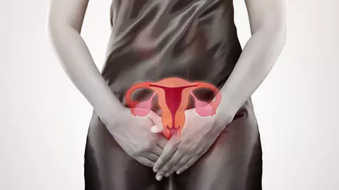 Cum poți să rămâi însărcinată chiar dacă te-ai îmbolnăvit de cancer de col uterin? Operația de ultimă generație care îți poate salva viața