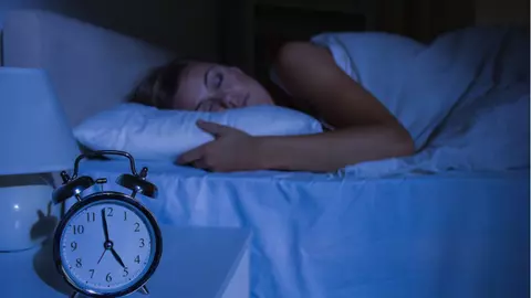 De ce sunt atât de importante cele 8 ore de somn pe noapte? Uite ce se întâmplă în organism dacă dormi mai mult sau mai puțin