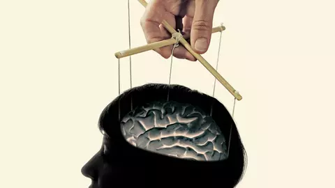 Manipularea emoțională. Semnele care arată că ai mentalitate de victimă