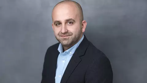 Studiu eJobs: Vânzările, producția și industria ospitalieră, domeniile în care se angajează cei mai mulți tineri aflați la primul job. Doar 3 din 10 aleg un loc de muncă în domeniul în care au studiat