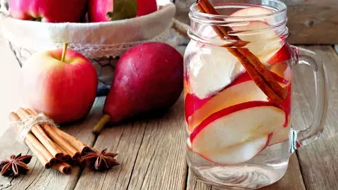 Cum poți obține o apă cu vitamine care să îți ofere energie pentru întreaga zi?