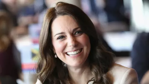 Kate Middleton, elegantă într-o rochie pe care și tu o poți cumpăra. Cât costă?