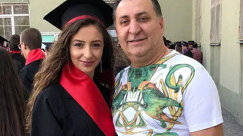 Ce note a luat la Bacalaureat fiica lui Vali Vijelie? Cântărețul a avut multe emoții