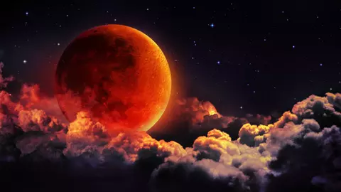 Cum ne poate schimba starea de spirit "Luna Sângerie"? Cele 3 zodii care vor întâmpina mari dificultăți