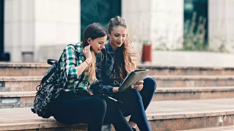 Să mă angajez din timpul facultății?