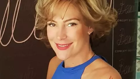 Cum arată Roxana Ciuhulescu la doar o lună după ce a născut? Vedeta a surprins pe toată lumea după ce a pozat în costum de baie