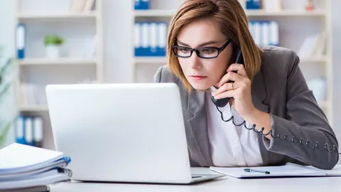 Fă-te că muncești. Cum să-i păcălești pe colegi și, mai ales, pe șefi când nu ai chef de muncă