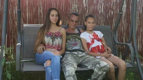 EXCLUSIV Sandu Matei, cel mai cunoscut protestatar, ni se dezvăluie dincolo de aparenţe