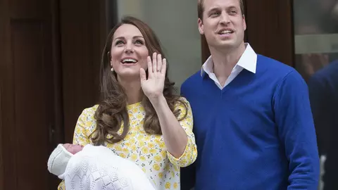Kate Middleton, criticată dur de actrița Keira Knightley din cauza promovării unei imagini nerealiste după naștere