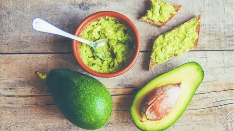 Cum poţi prepara un avocado pentru a stimula imunitatea copiilor? Așa îi poți convinge pe cei mici să îl mănânce